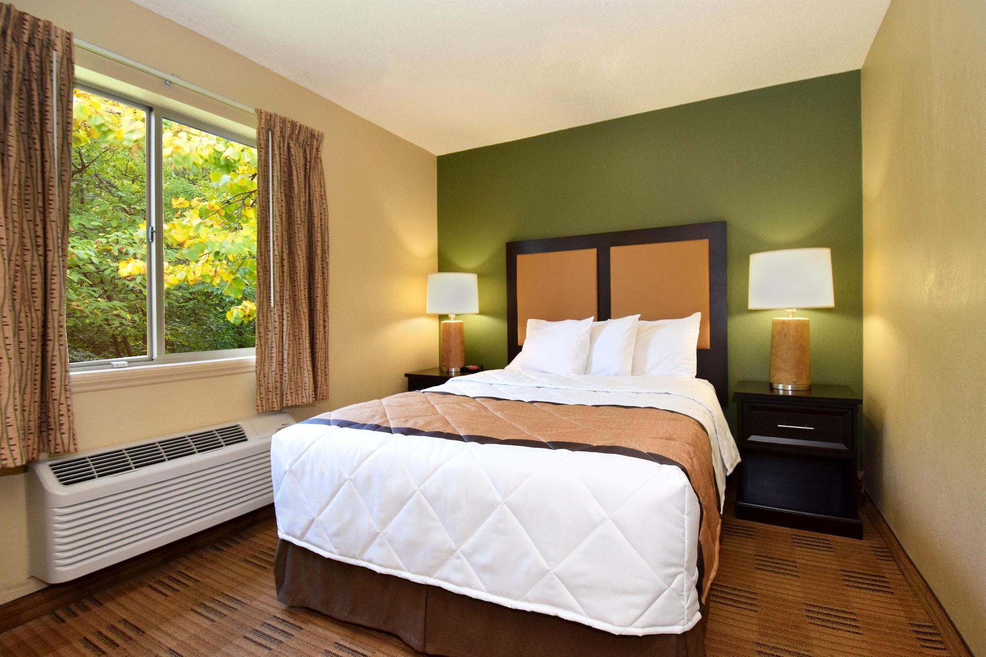 Extended Stay America Select Suites Tampa Airport Memorial Hwy Экстерьер фото