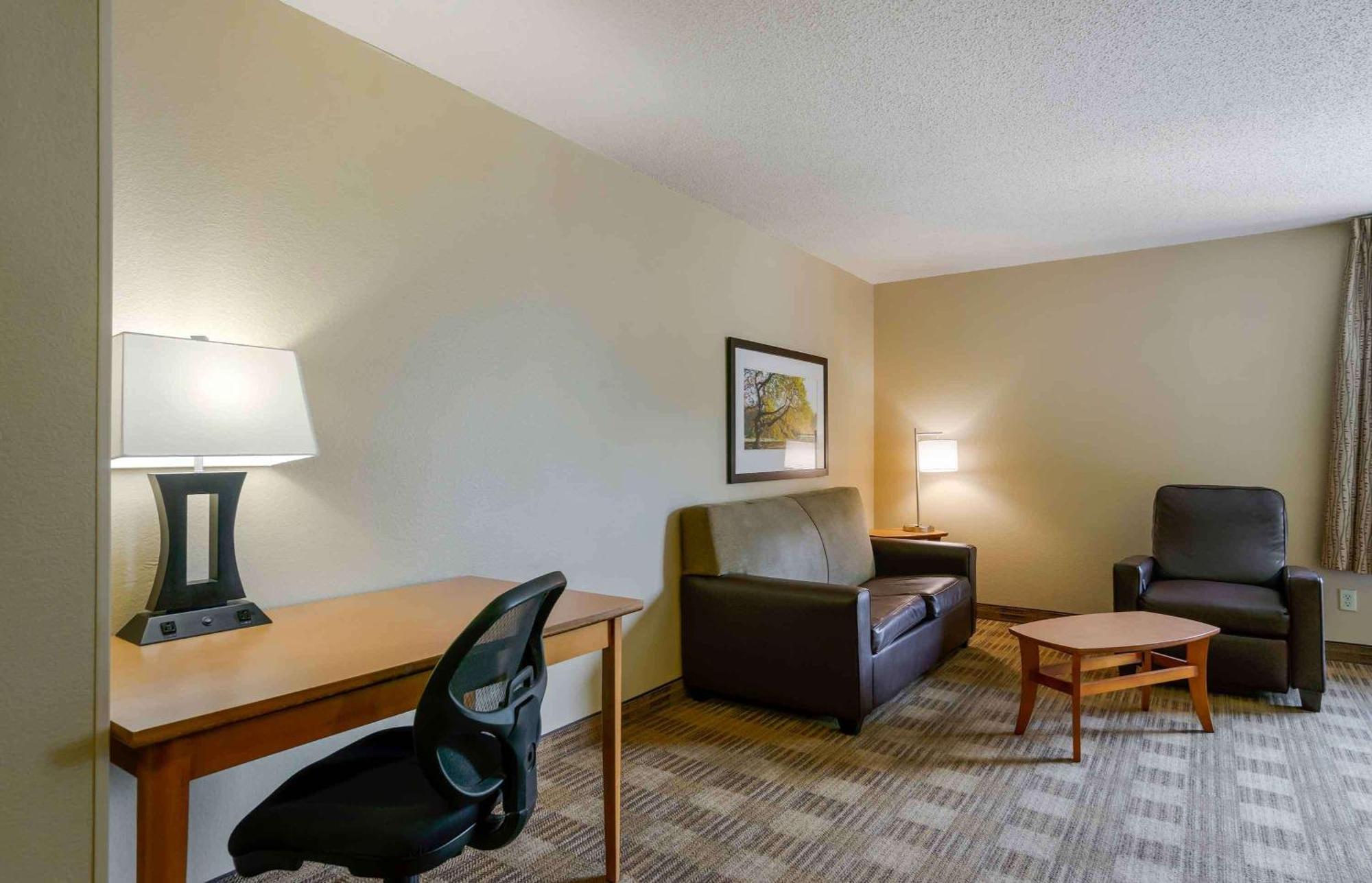 Extended Stay America Select Suites Tampa Airport Memorial Hwy Экстерьер фото
